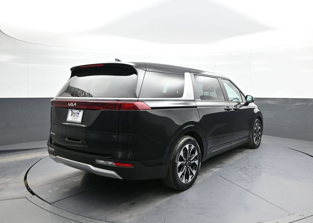 Certified 2023 Kia Carnival EX image 6