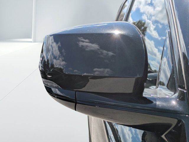 New 2025 Jeep Grand Cherokee Altitude image 10