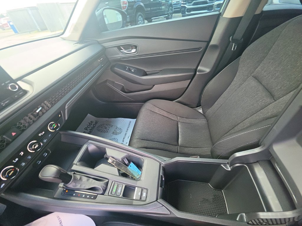 Used 2025 Honda Accord SE image 23