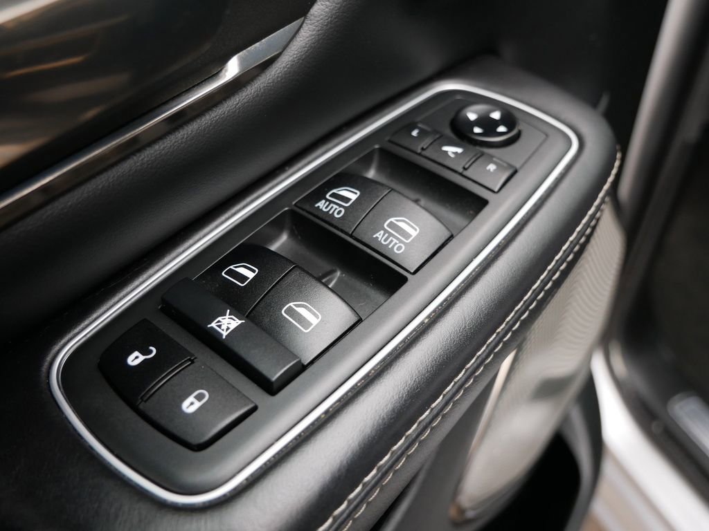 Used 2021 RAM 1500 Limited w/ Night Edition image 16