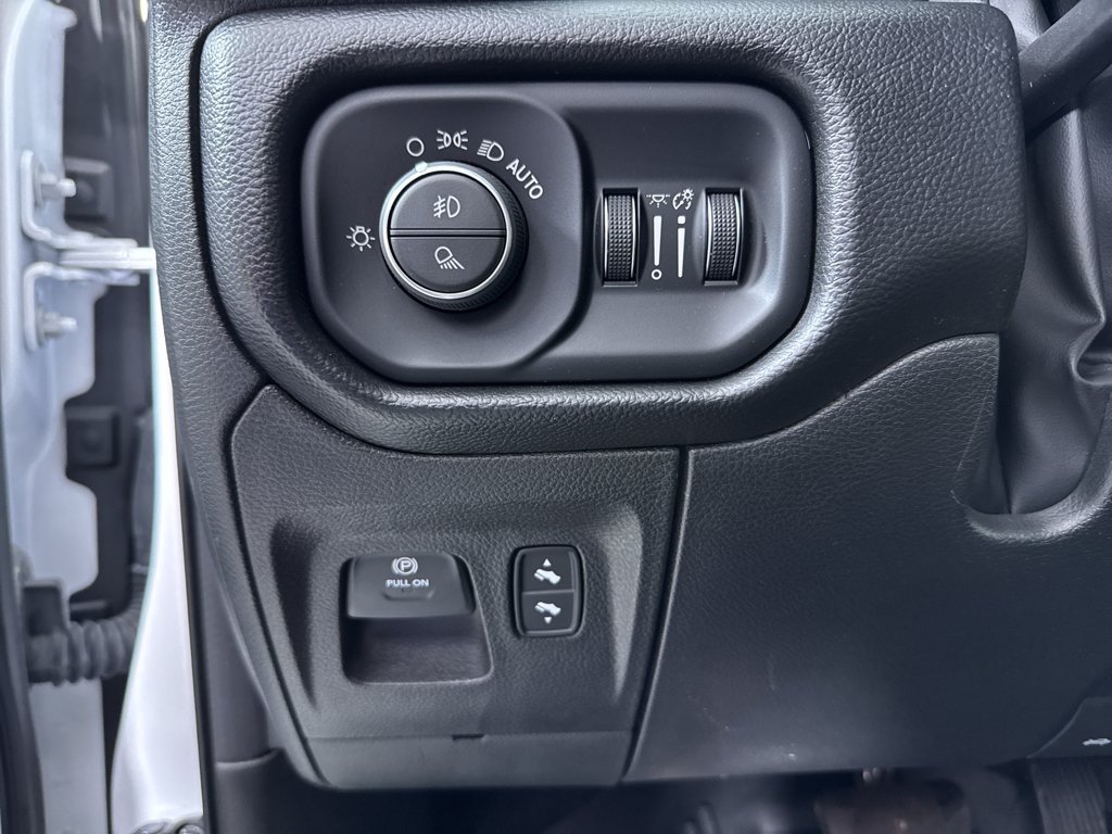 Used 2022 RAM 1500 Laramie AWD/4WD image 29