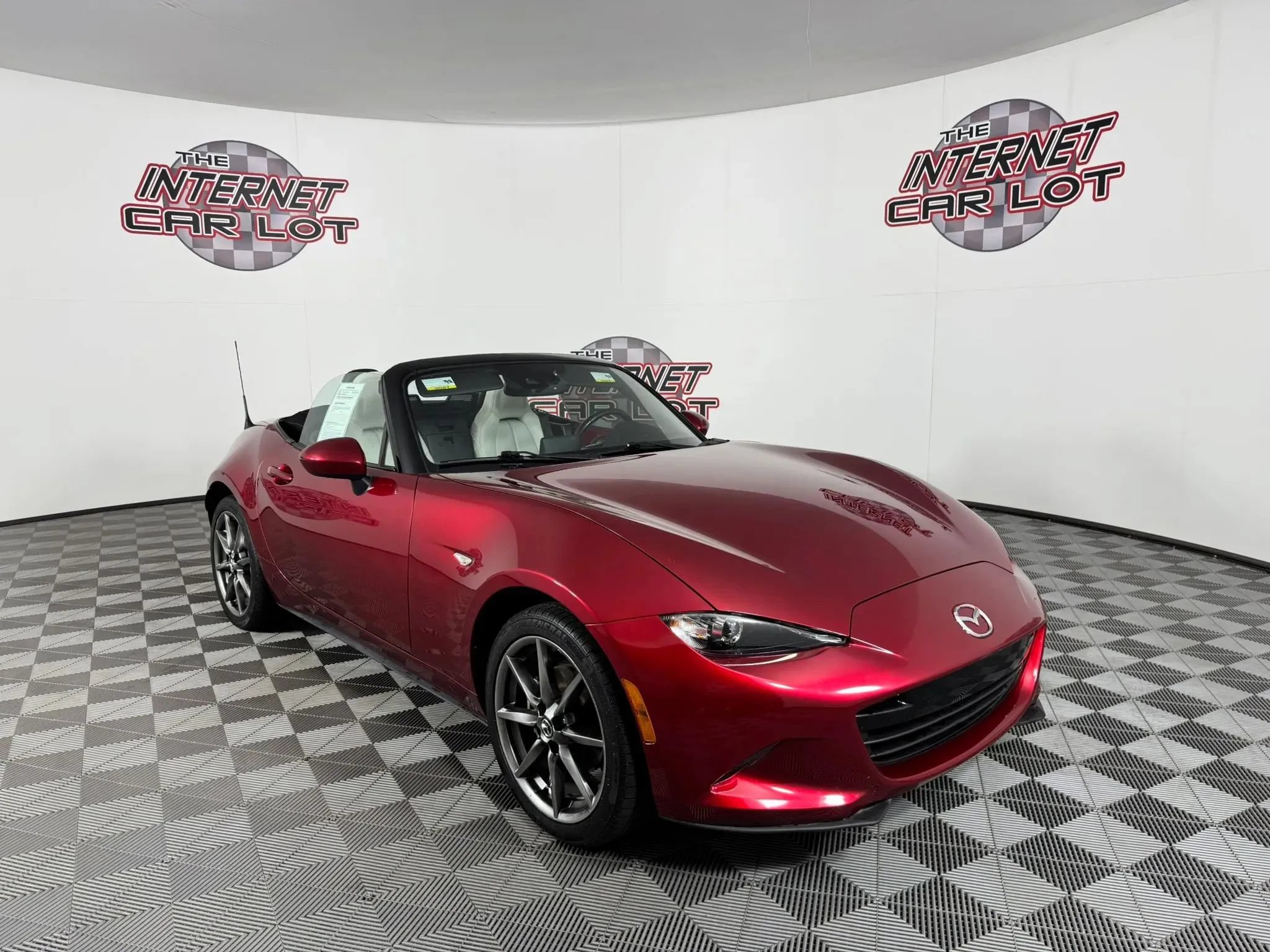 Used 2021 MAZDA MX-5 Miata Grand Touring RWD image 16