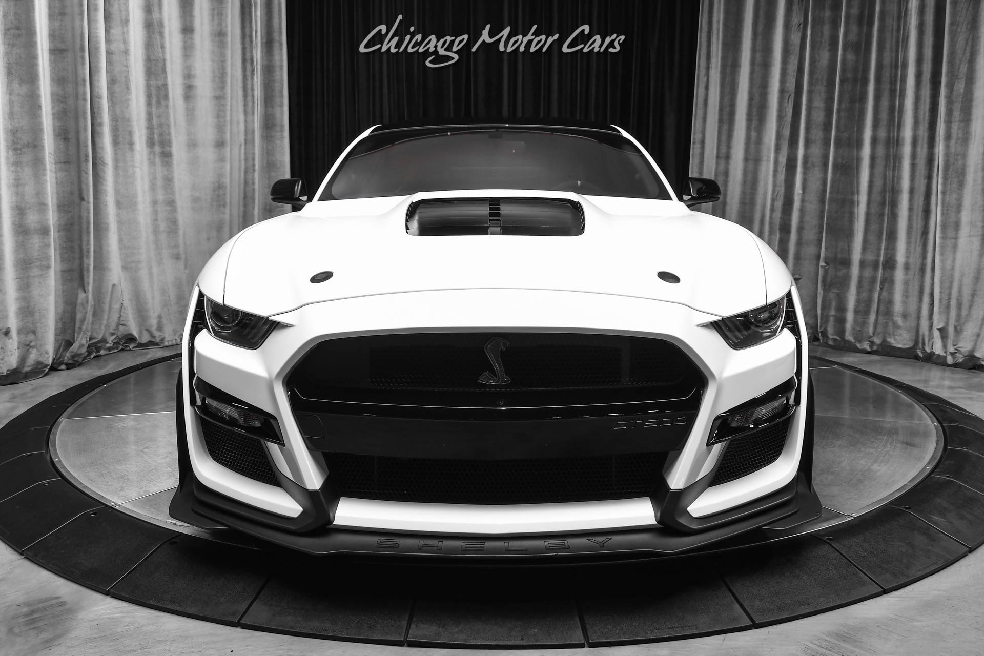 Used 2022 Ford Mustang Shelby GT500 w/ Carbon Fiber Track Pack RWD image 7