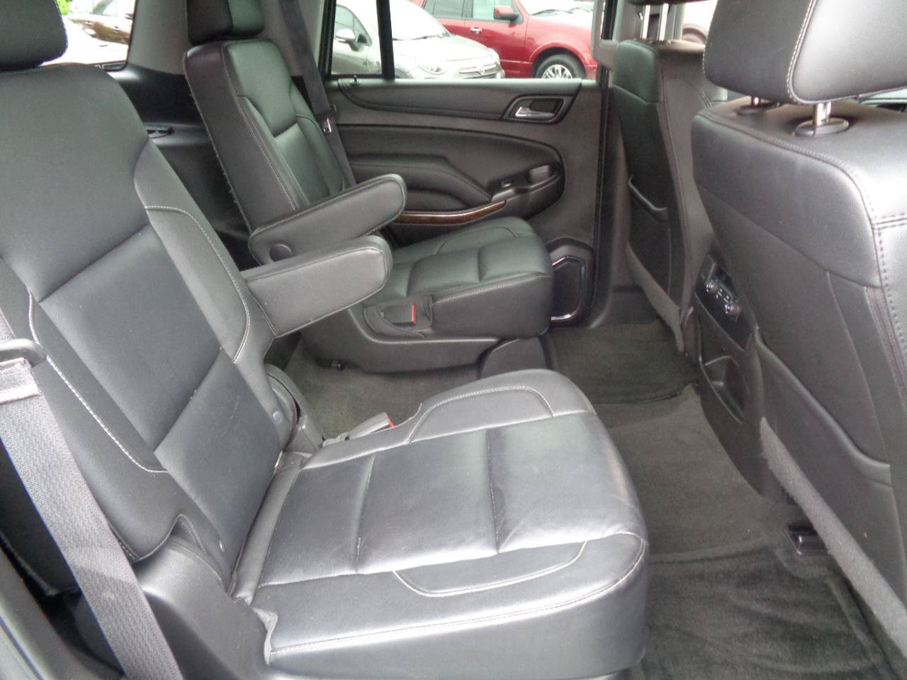 Used 2016 Chevrolet Tahoe LT w/ Luxury Package RWD image 28