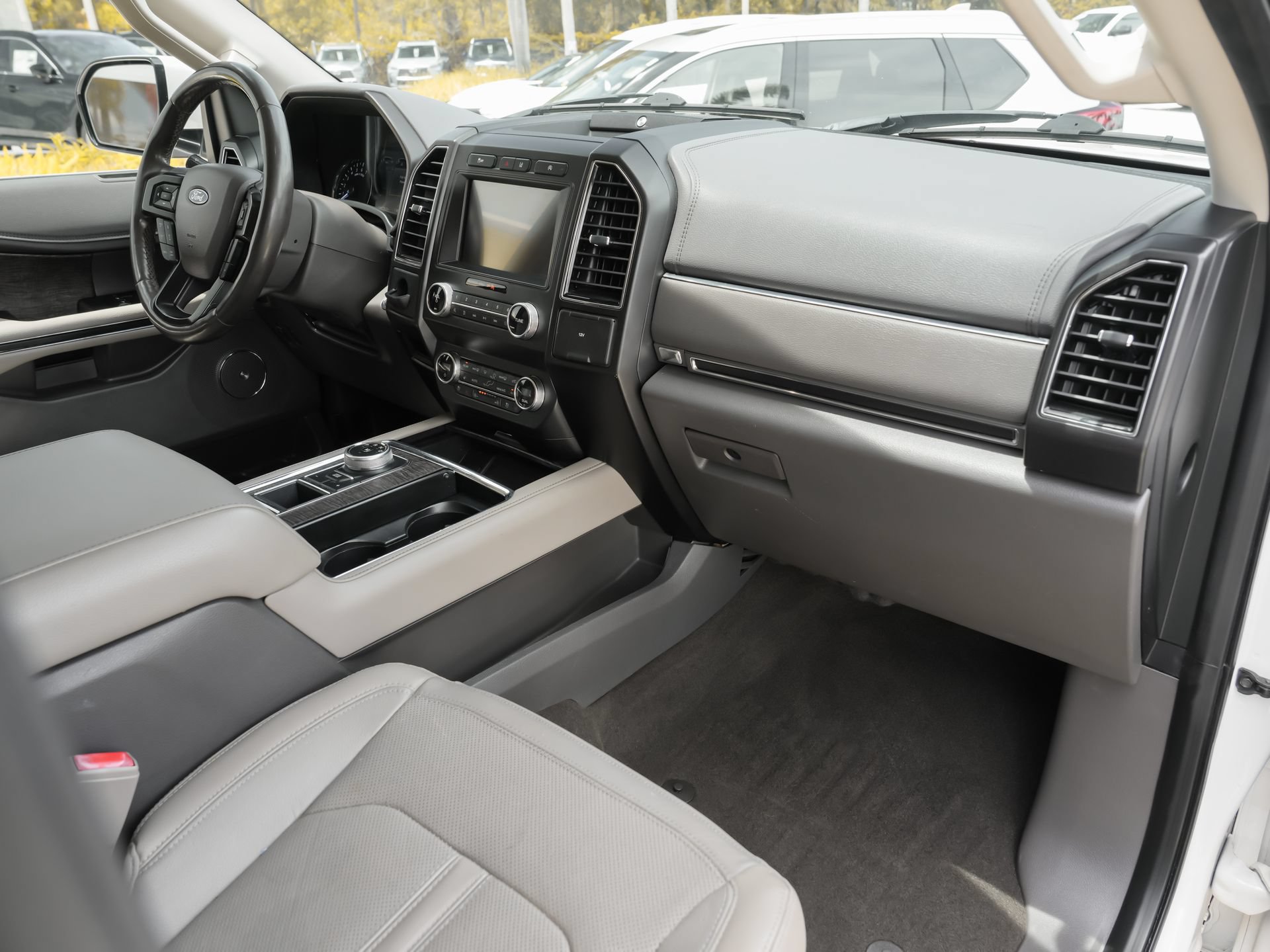 Used 2019 Ford Expedition Limited w/ Equipment Group 301A RWD image 39