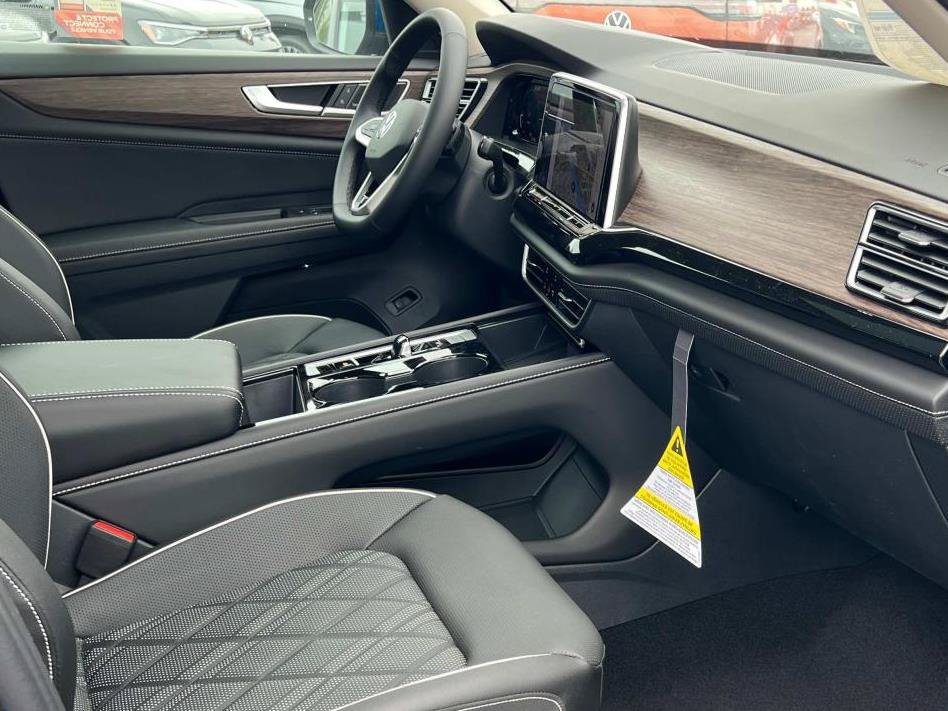 Certified 2025 Volkswagen Atlas SEL Premium R-Line AWD/4WD image 27