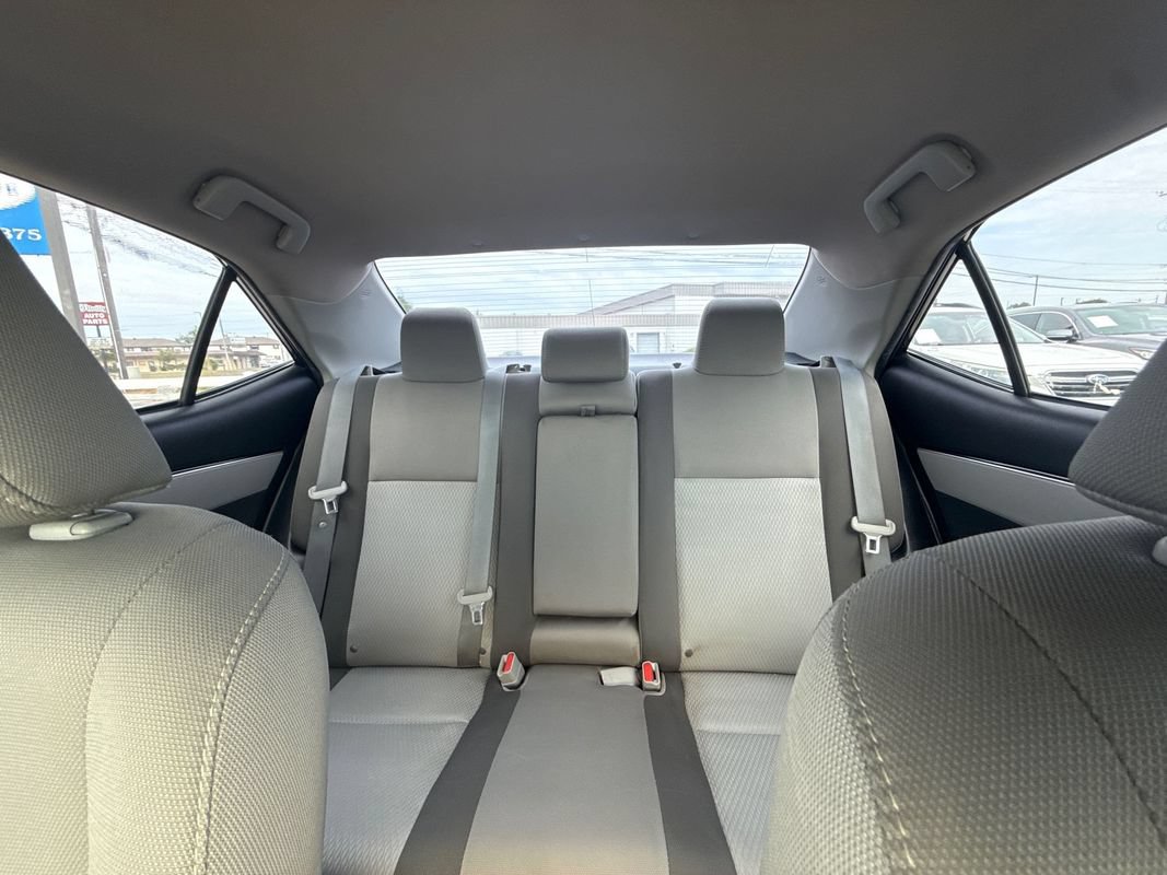 Used 2017 Toyota Corolla LE FWD image 38