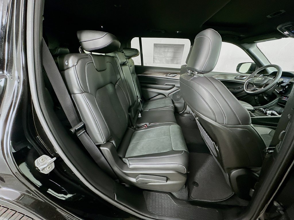 New 2026 Jeep Grand Cherokee L 4WD image 37