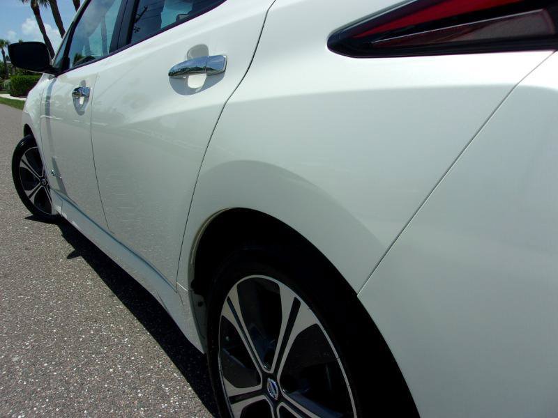 Used 2018 Nissan Leaf SL w/ SL Technology Package FWD image 6