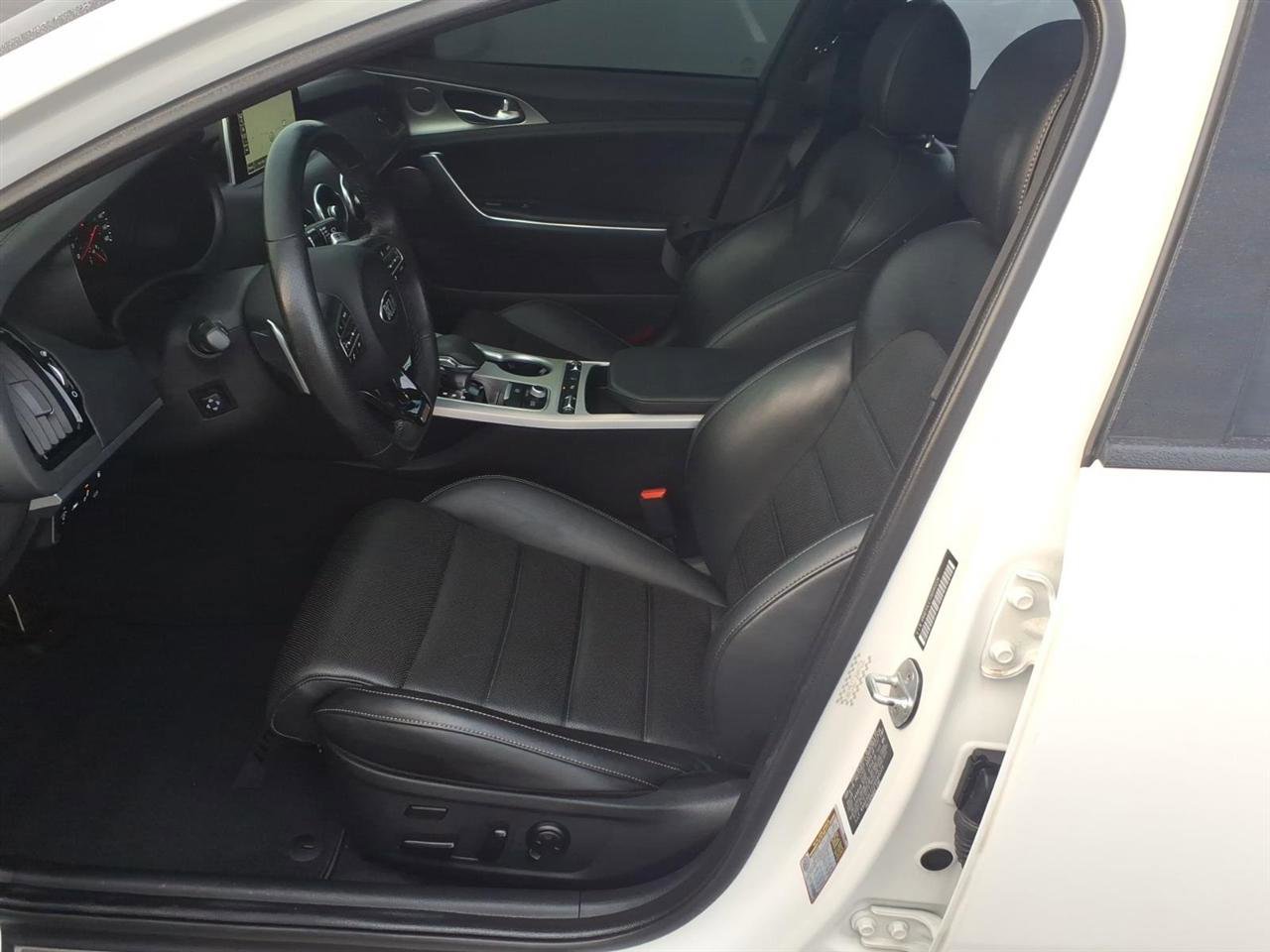 Used 2018 Kia Stinger GT2 image 12