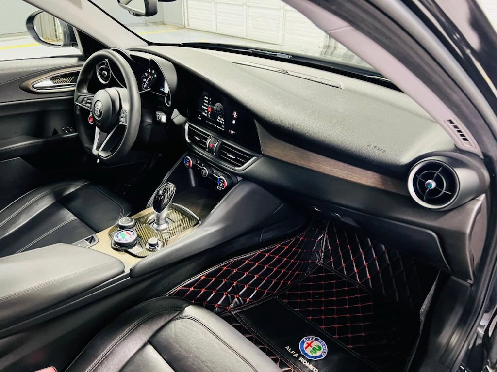 Used 2019 Alfa Romeo Giulia Ti RWD image 35