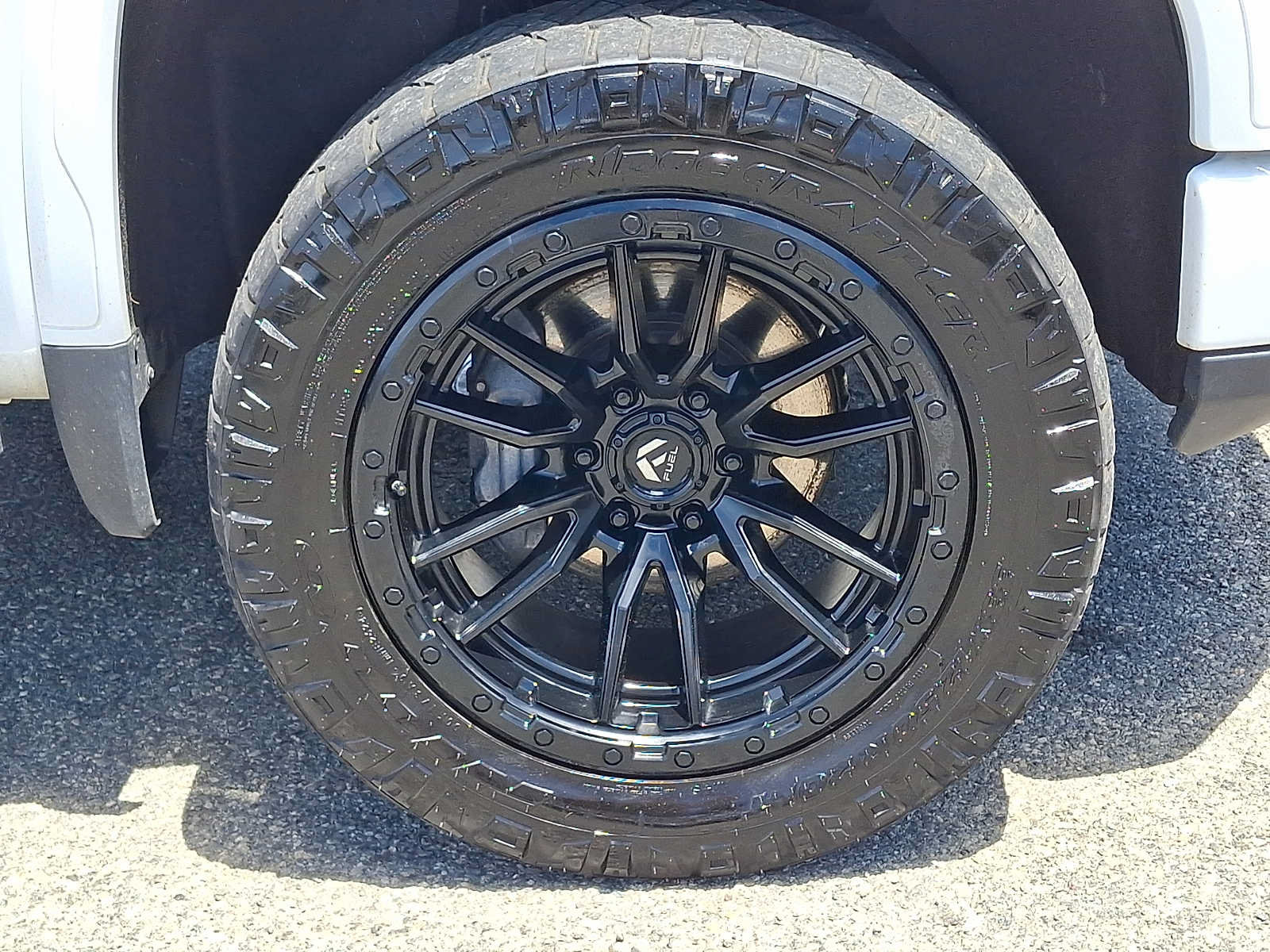 Certified 2024 GMC Sierra 1500 AT4 w/ Technology Package AWD/4WD image 8