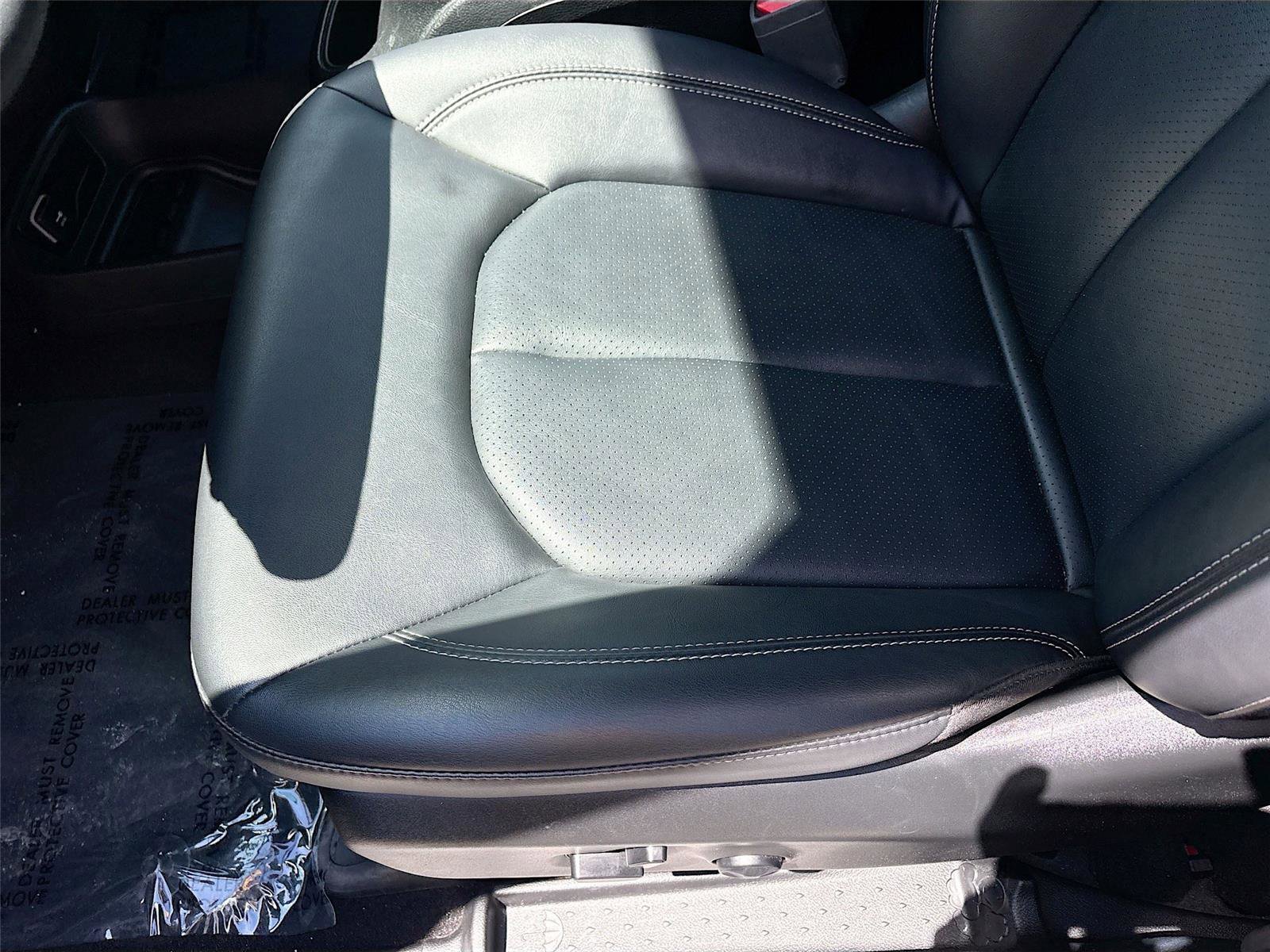 Used 2025 Chrysler Pacifica Select FWD image 19