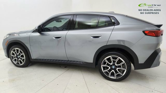 Used 2025 BMW X2 xDrive28i AWD/4WD image 11