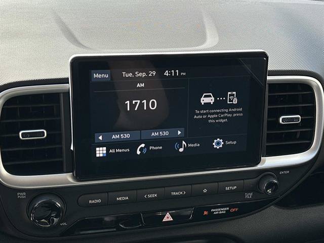 New 2026 Hyundai Venue SE FWD image 11