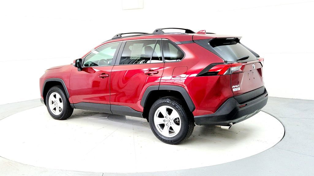 Used 2021 Toyota RAV4 XLE w/ Convenience Package AWD/4WD image 4