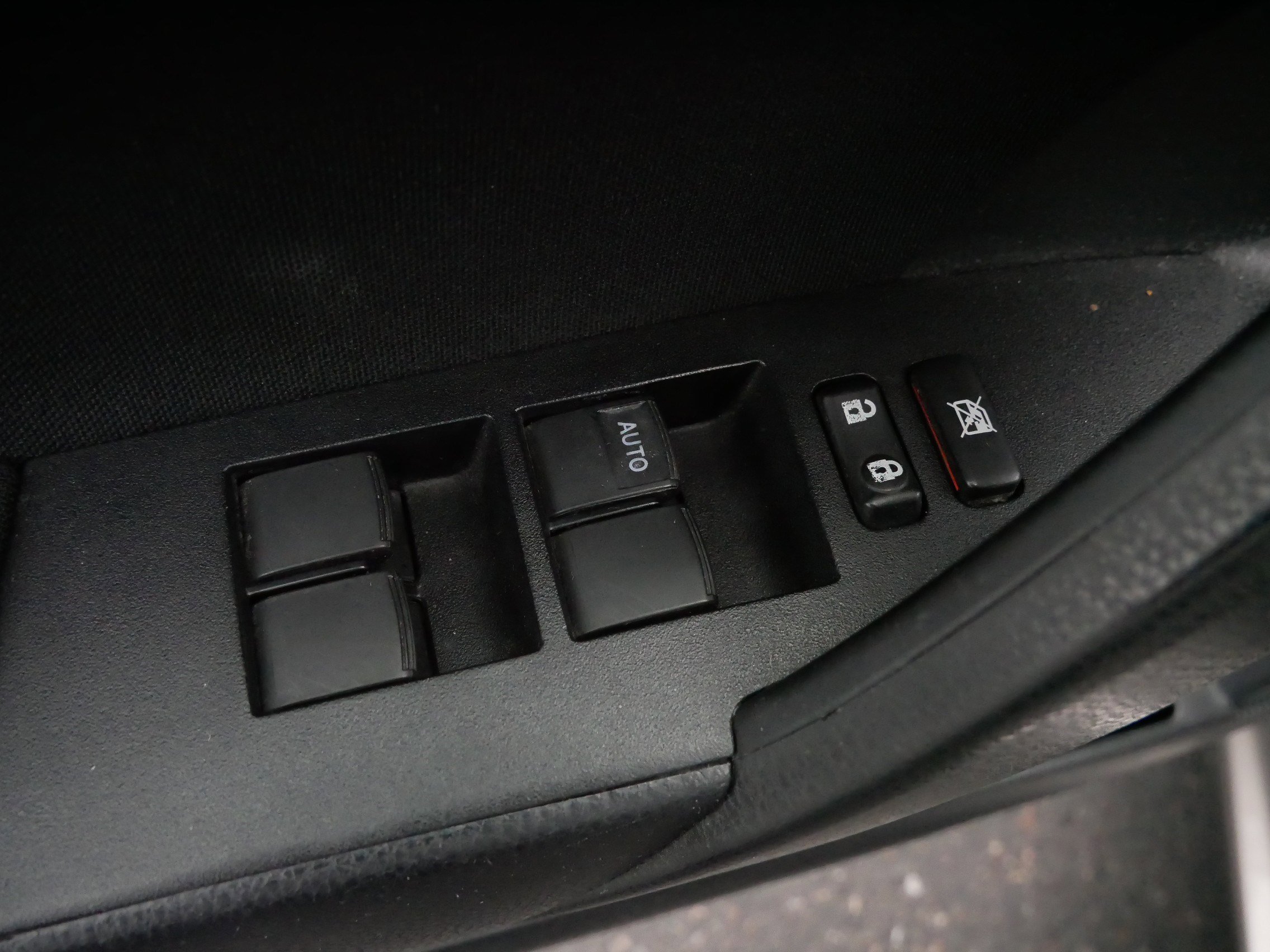 Used 2014 Toyota Corolla LE image 19