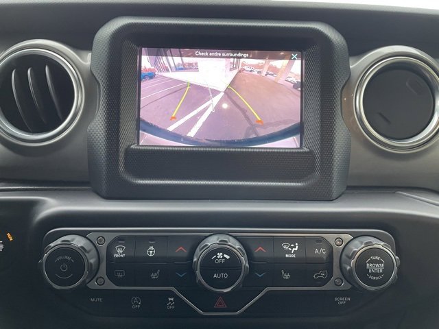 Used 2020 Jeep Wrangler Unlimited Sahara w/ Cold Weather Group image 19