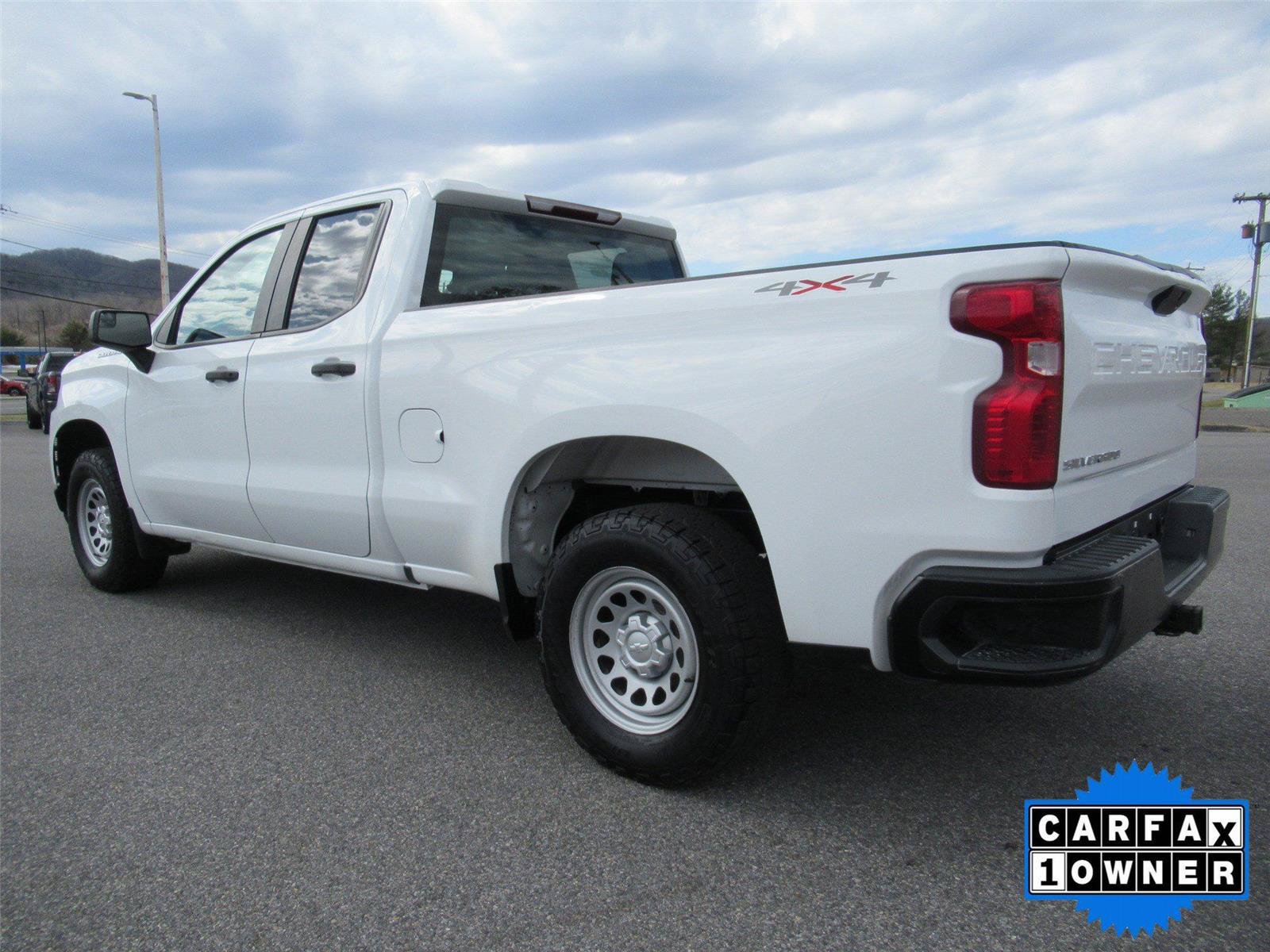 Used 2021 Chevrolet Silverado 1500 W/T w/ WT Value Package AWD/4WD image 4