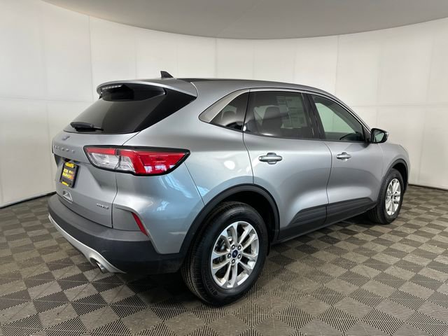 Used 2021 Ford Escape SE image 3