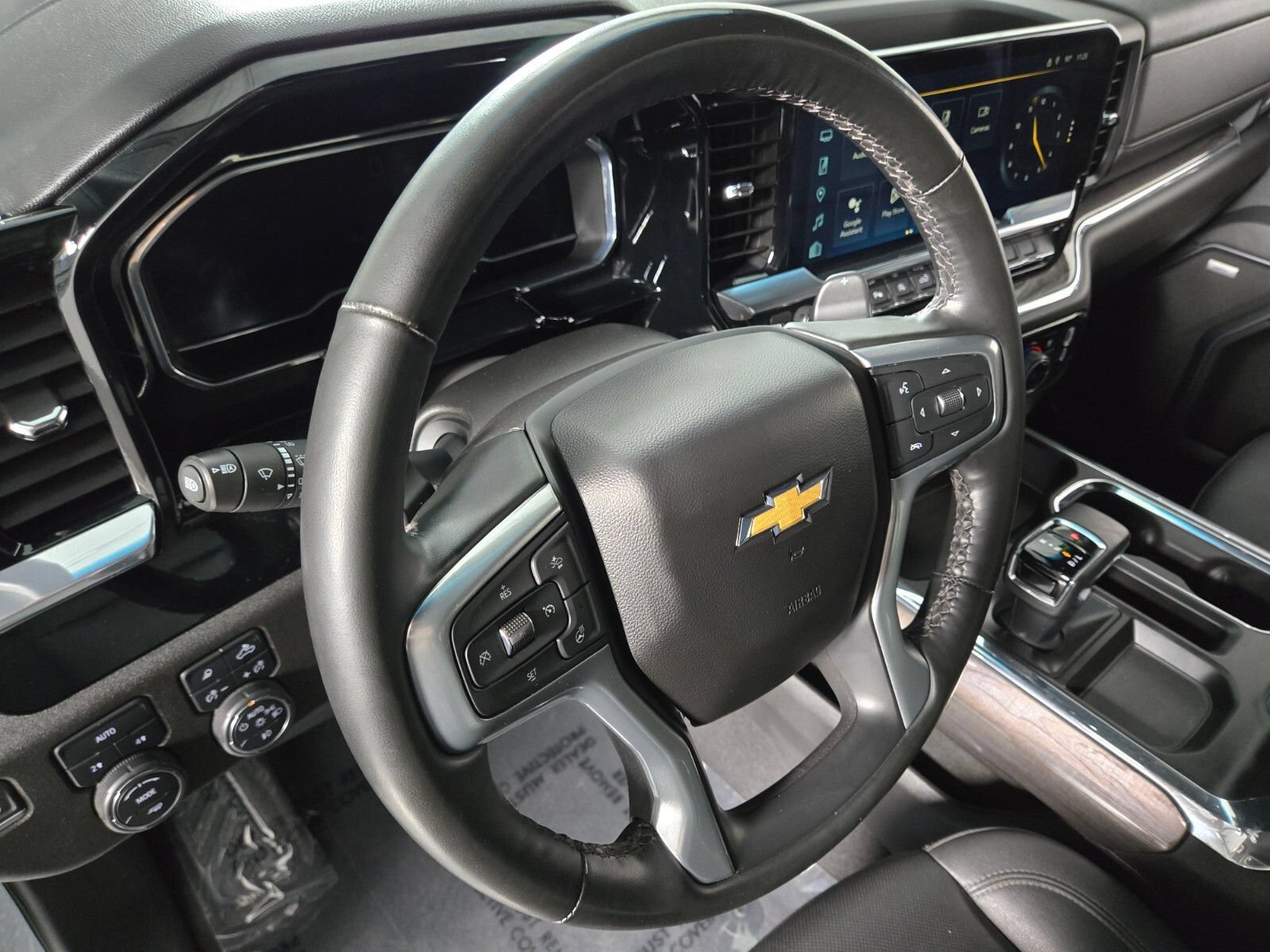 Used 2024 Chevrolet Silverado 1500 LTZ AWD/4WD image 21