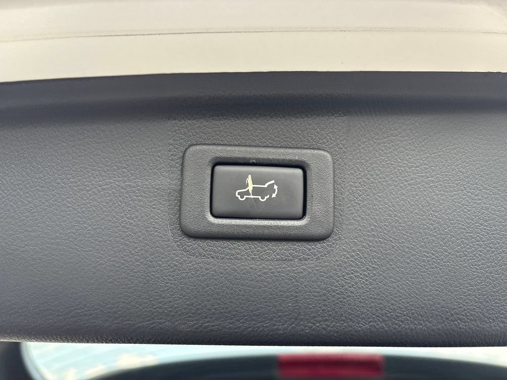 Used 2016 Subaru Outback 2.5i Limited AWD/4WD image 28