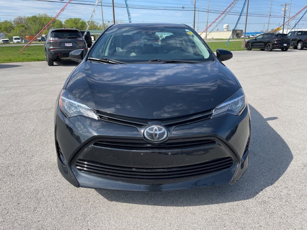 Used 2019 Toyota Corolla LE FWD image 2