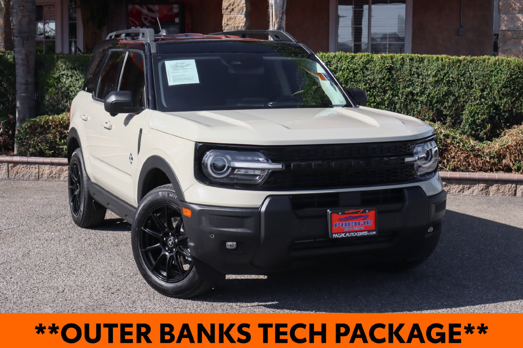 Used 2025 Ford Bronco Sport Outer Banks w/ Outer Banks Tech Package+ AWD/4WD image 2
