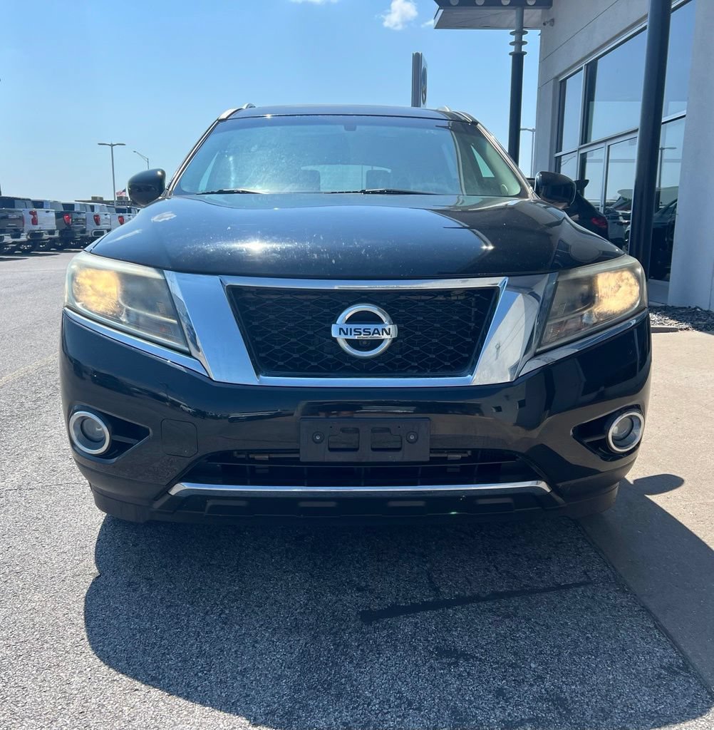 Used 2013 Nissan Pathfinder Platinum w/ Platinum Premium Pkg AWD/4WD image 3