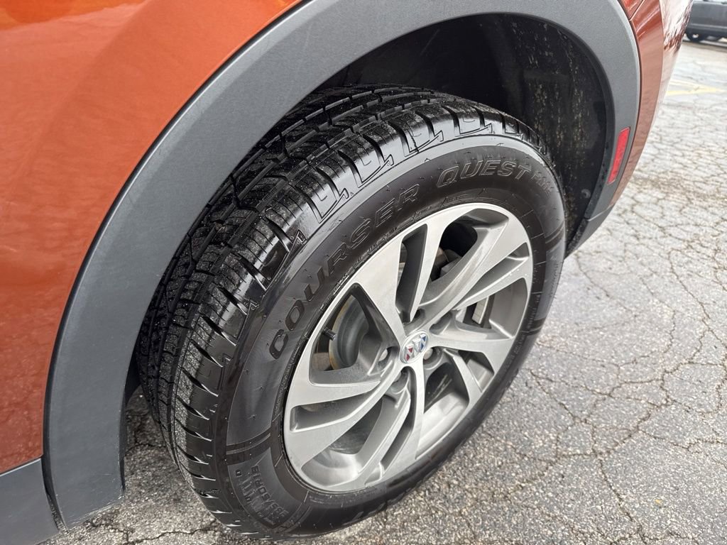 Used 2022 Buick Envision Essence w/ Safety Package image 27