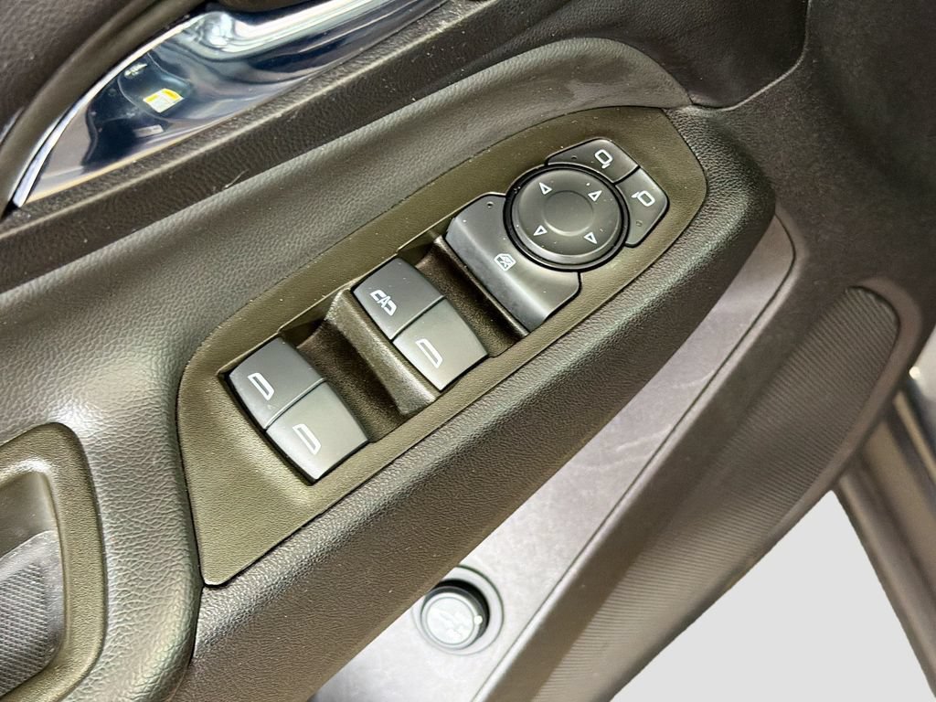 Used 2023 Chevrolet Equinox LT FWD image 18