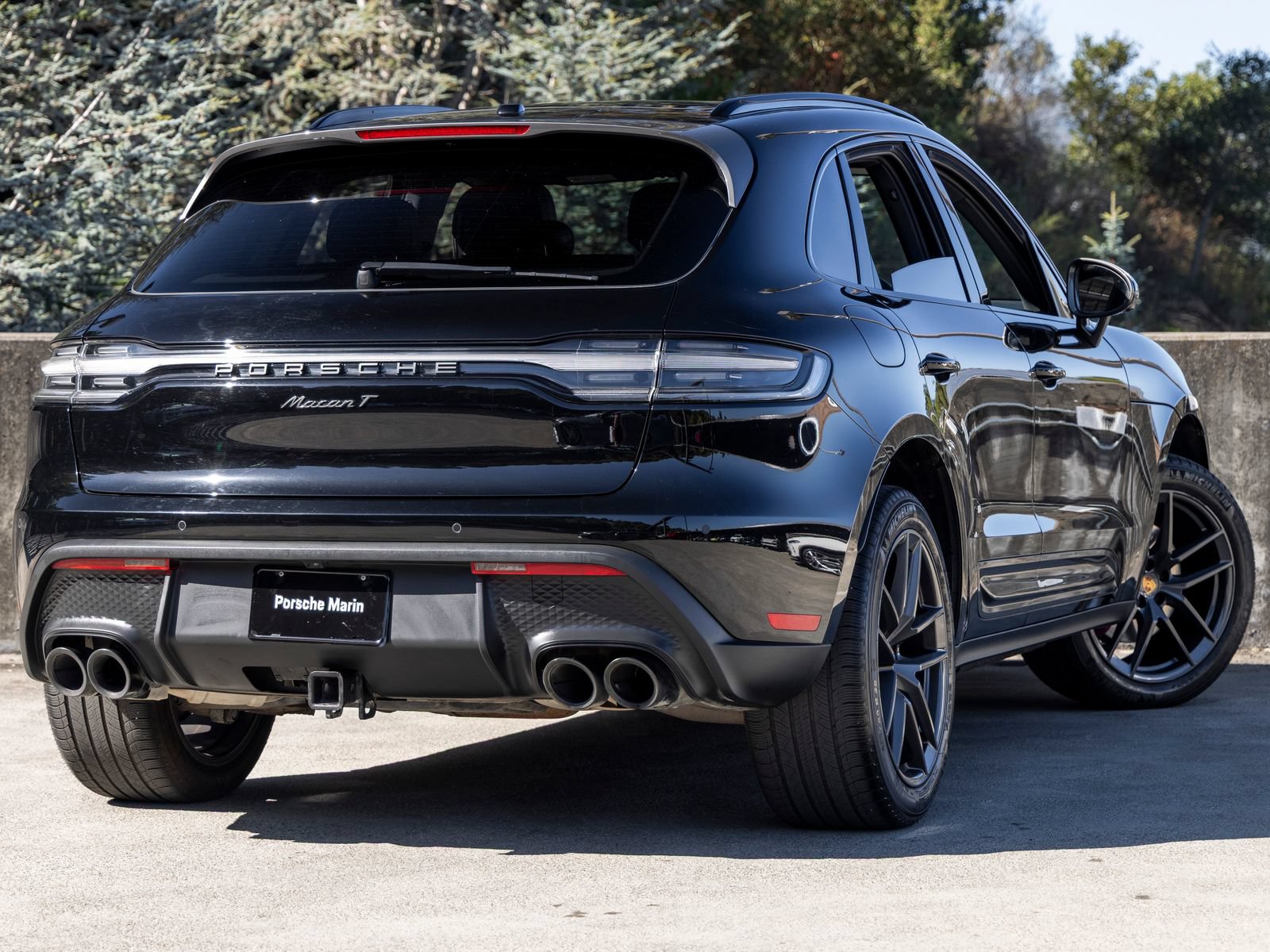 Certified 2023 Porsche Macan Turbo AWD/4WD image 11