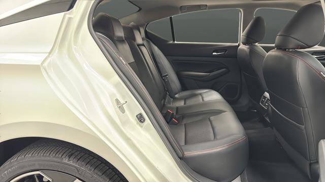 Used 2023 Nissan Altima 2.0 SR AWD/4WD image 25