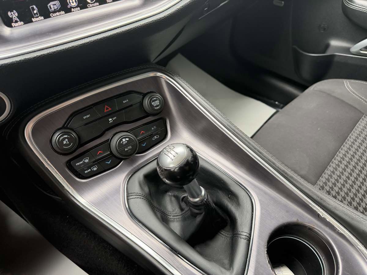 Used 2015 Dodge Challenger R/T w/ Quick Order Package 22B R/T image 22