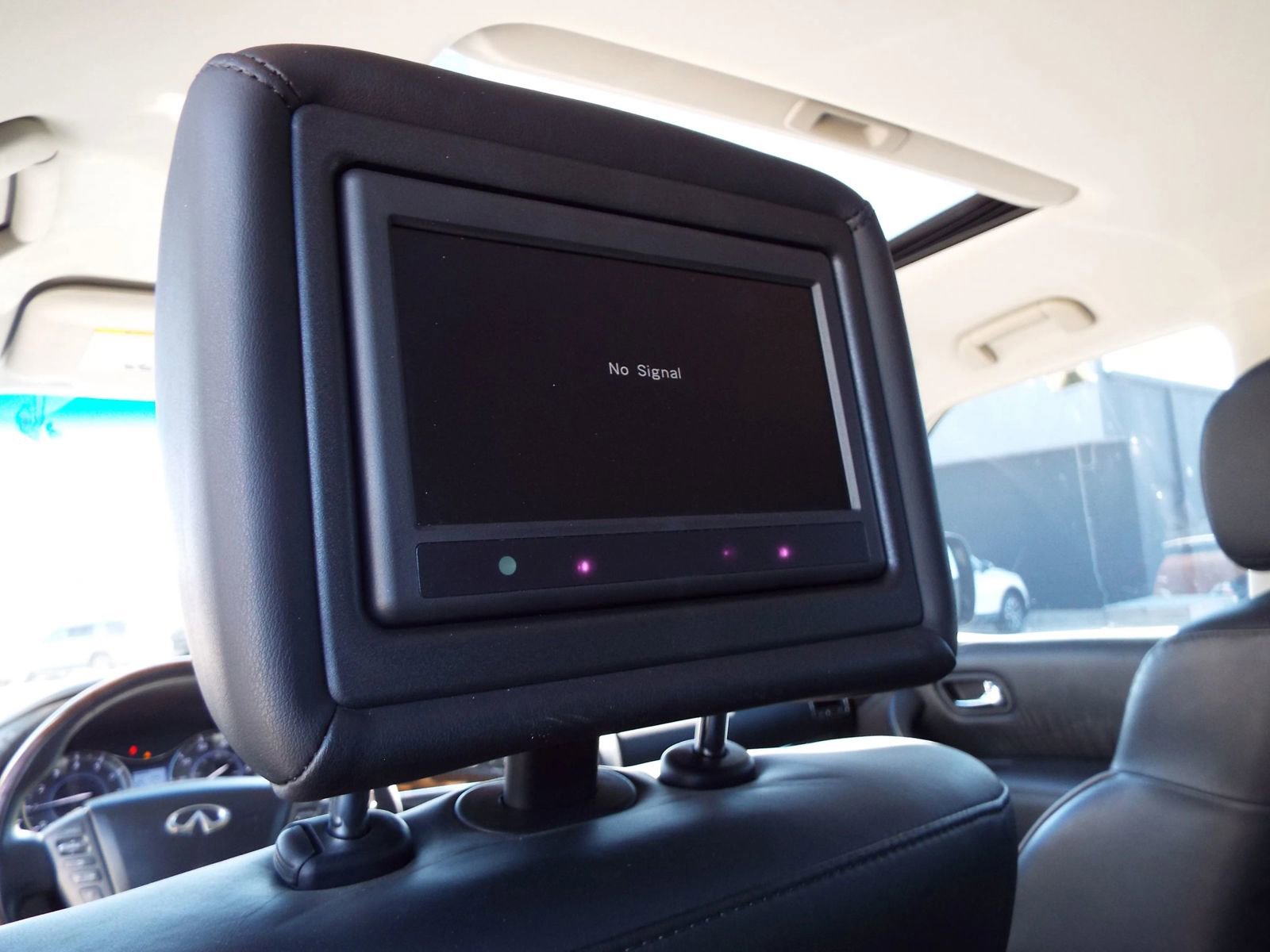 Used 2014 INFINITI QX80 4WD w/ Deluxe Touring Package image 27