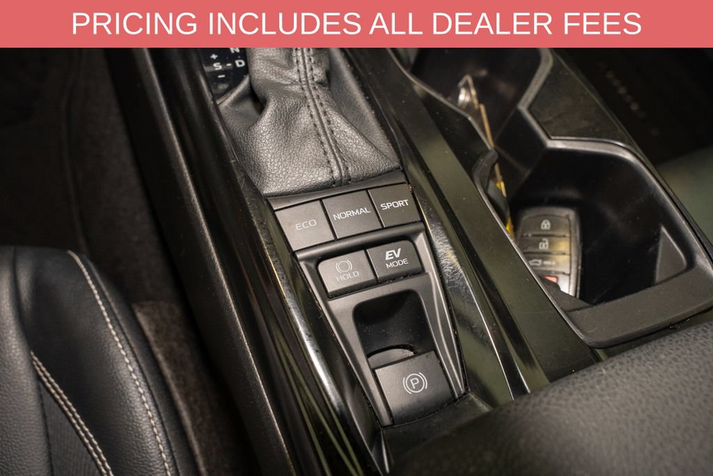 Used 2025 Toyota Camry SE FWD image 16