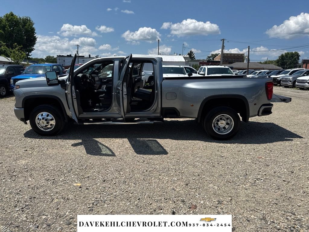 Used 2025 Chevrolet Silverado 3500 High Country w/ High Country Premium Package AWD/4WD image 29