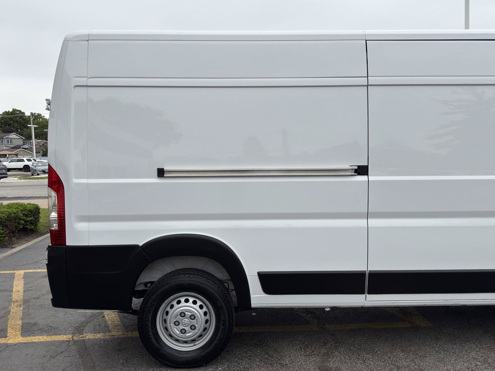 Used 2025 RAM ProMaster 2500 w/ Convenience Group FWD image 9