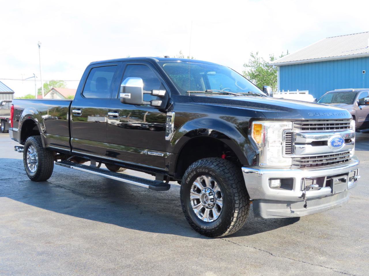 Used 2017 Ford F350 XLT w/ XLT Premium Package AWD/4WD image 8