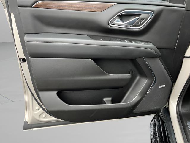 Used 2023 Chevrolet Tahoe High Country AWD/4WD image 12