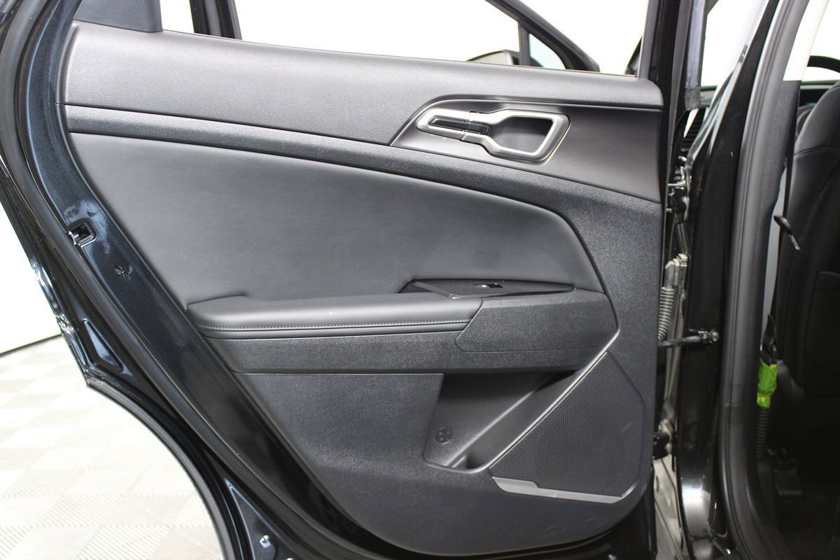 Used 2023 Kia Sportage EX image 23