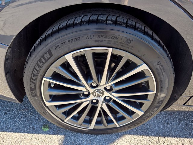 Used 2024 Lexus ES 350 w/ Premium Package FWD image 17