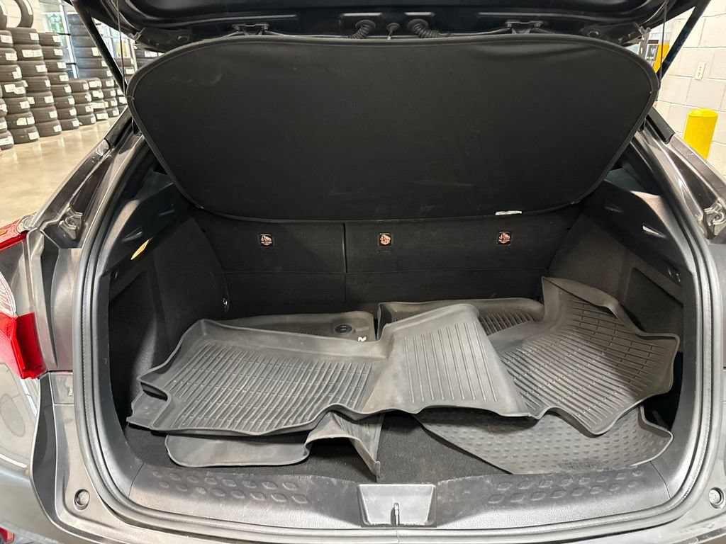 Used 2018 Toyota C-HR XLE FWD image 11