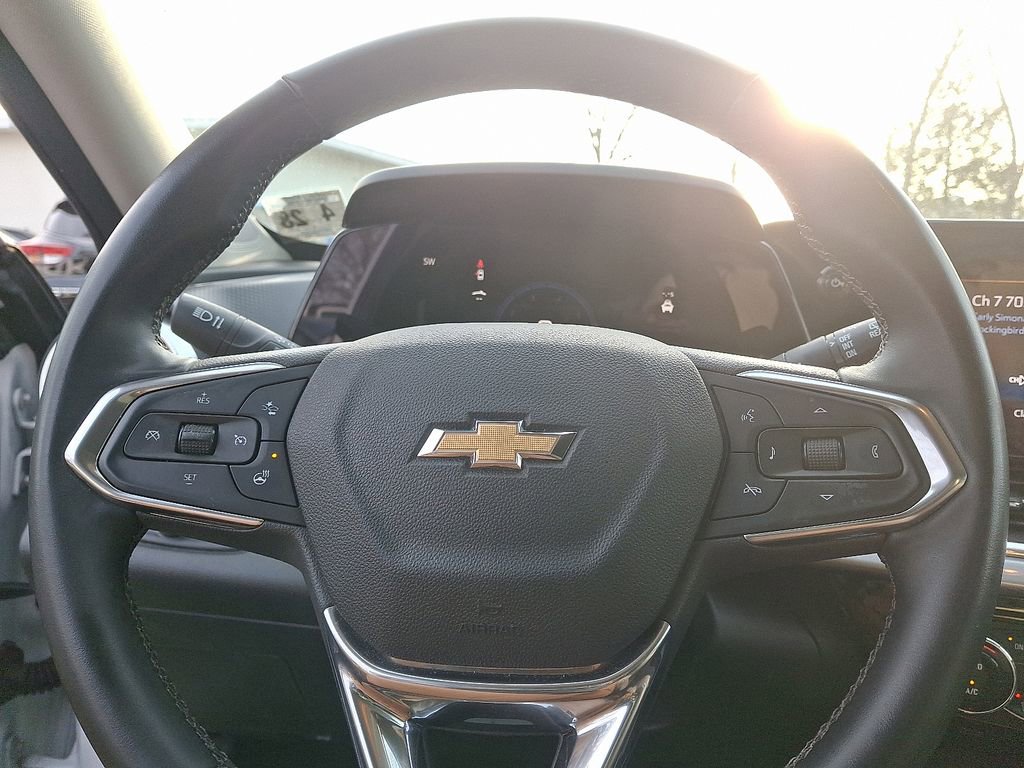 Used 2024 Chevrolet Trax LT w/ Driver Confidence Package image 18