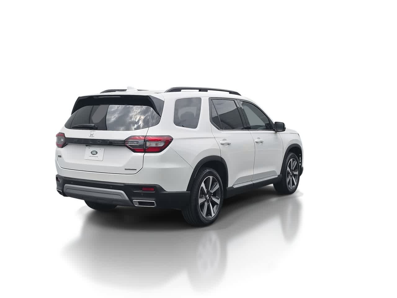 Used 2025 Honda Pilot Touring image 8