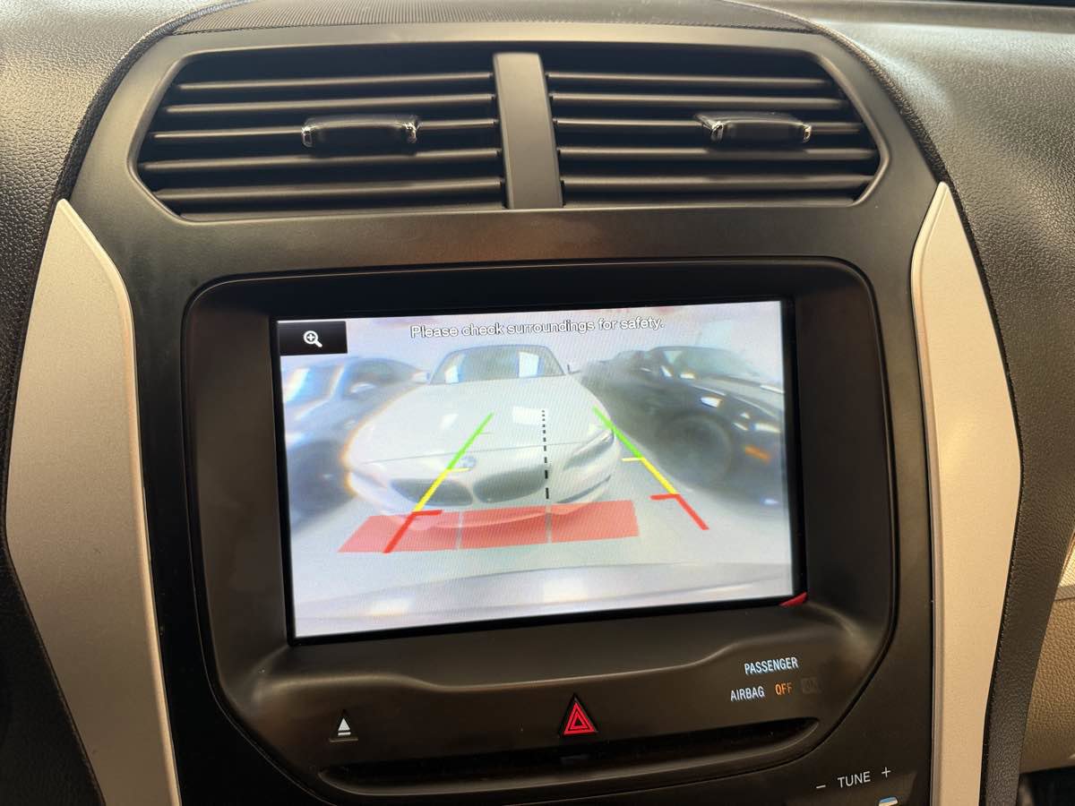 Used 2013 Ford Explorer XLT FWD image 16