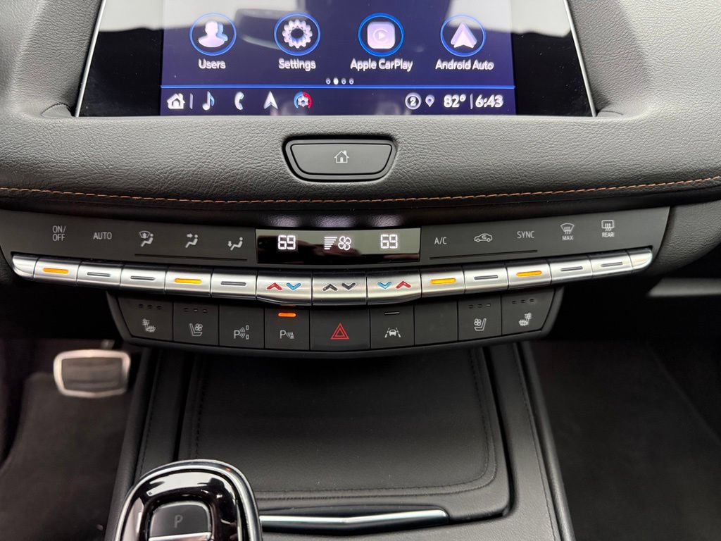 Used 2022 Cadillac XT4 Sport w/ Comfort Package AWD/4WD image 6
