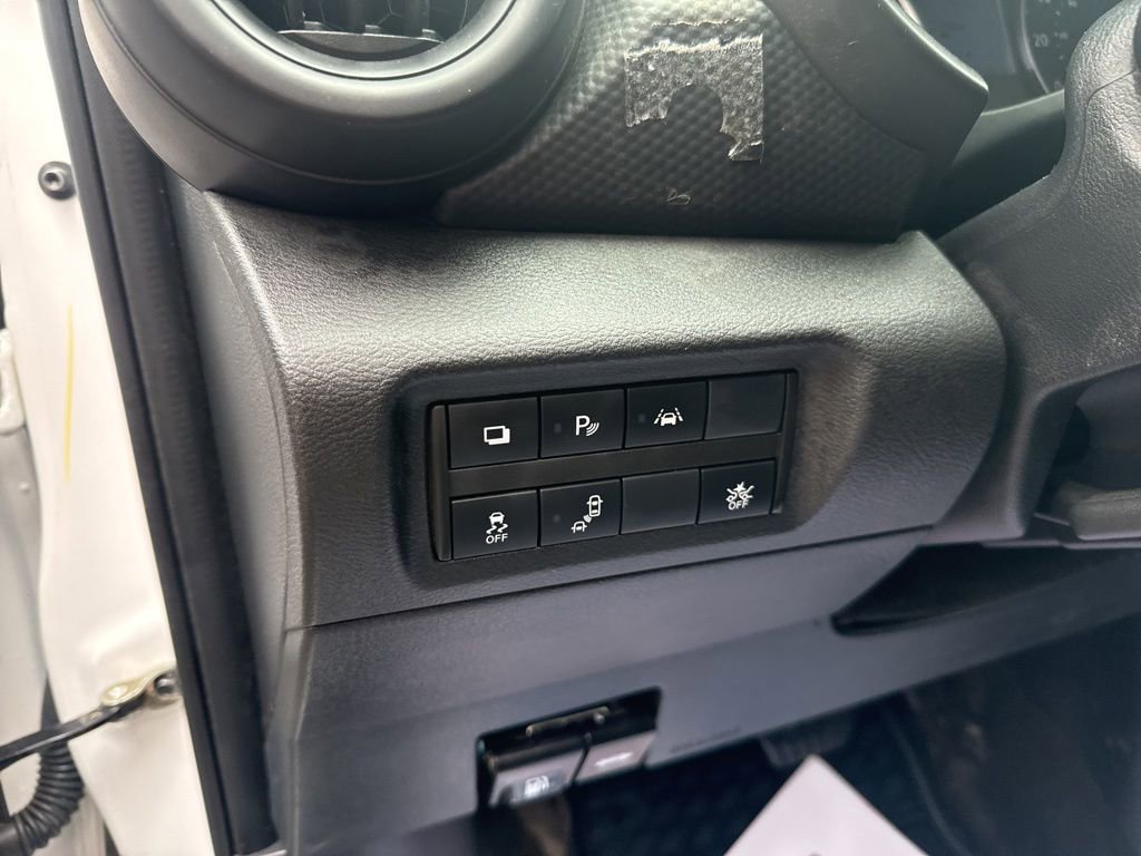 Used 2022 Nissan Kicks S image 16