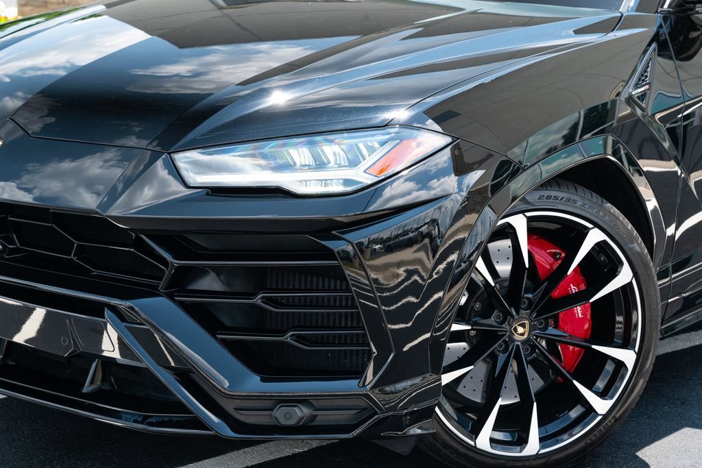 Used 2021 Lamborghini Urus AWD/4WD image 3