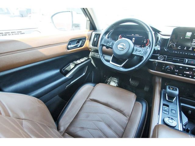 Used 2023 Nissan Pathfinder Platinum w/ Cargo Package AWD/4WD image 7